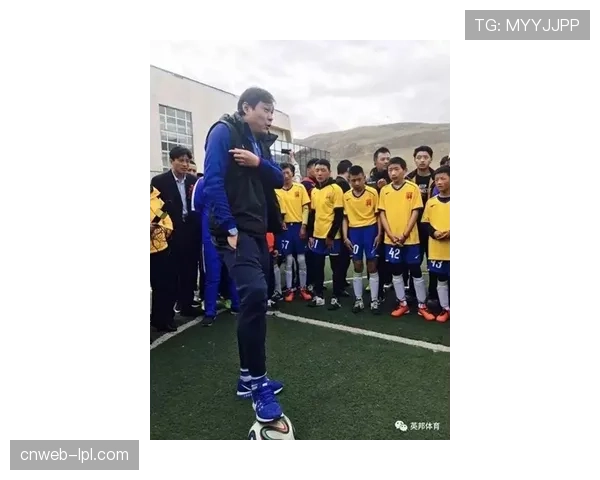 中国教练团访问英超俱乐部 促进青训合作发展 中国教练团访问英超俱乐部 促进青训合作发展