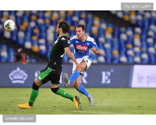 意甲争冠格局白热化:国米1分领跑,米兰那不勒斯紧追 意甲争冠格局白热化:国米1分领跑,米兰那不勒斯紧追