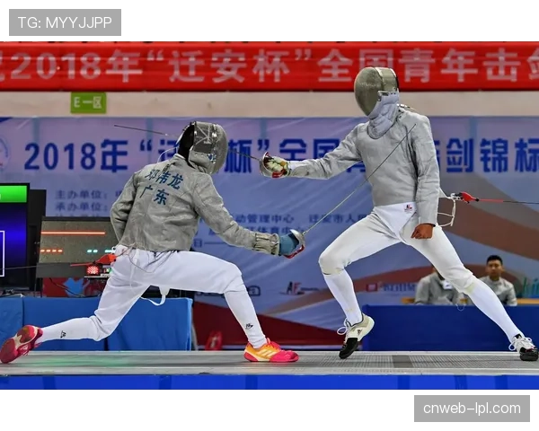 击剑锦标赛中国香港上演，动静结合满足爱好者需求