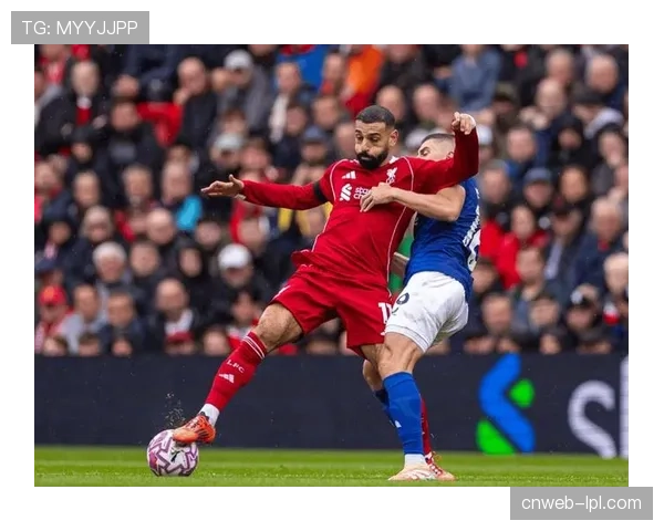 伯恩利1-1利物浦，中卫范德文主罚门球成战术创新亮点